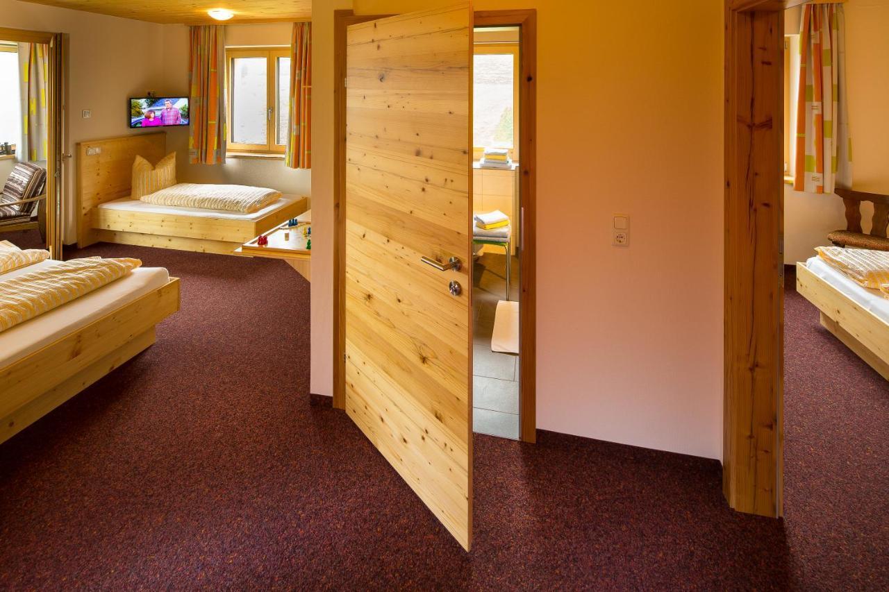 Hotel Jaegerstueble ดามุลส์ ภายนอก รูปภาพ