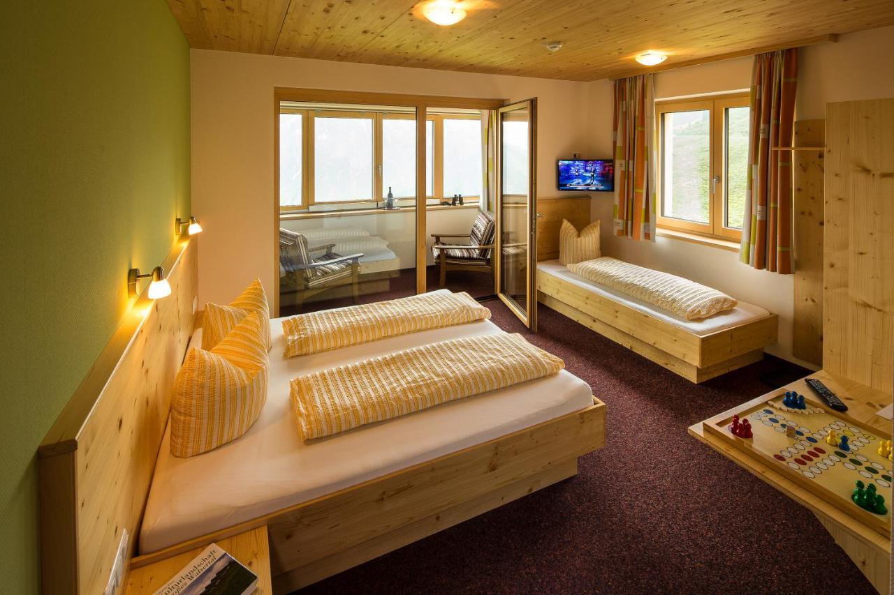 Hotel Jaegerstueble ดามุลส์ ภายนอก รูปภาพ